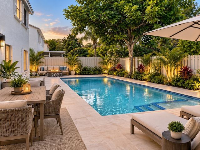 8851 SW 9th Ct, Pembroke Pines, FL 33025