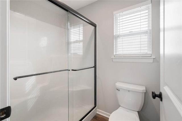 949 N Cottonwood Court, Tonganoxie, KS 66086