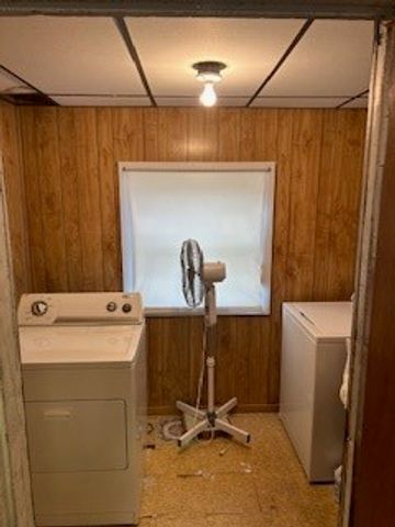 202 S Quarry Street, East Huntingdon, PA 15666