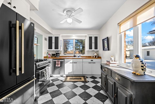 22409 Manor Street, Saint Clair Shores, MI 48081