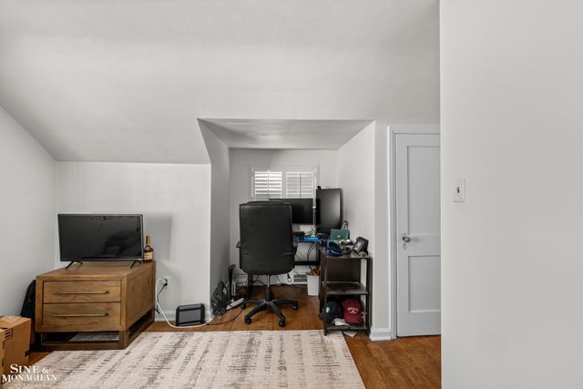 22409 Manor Street, Saint Clair Shores, MI 48081