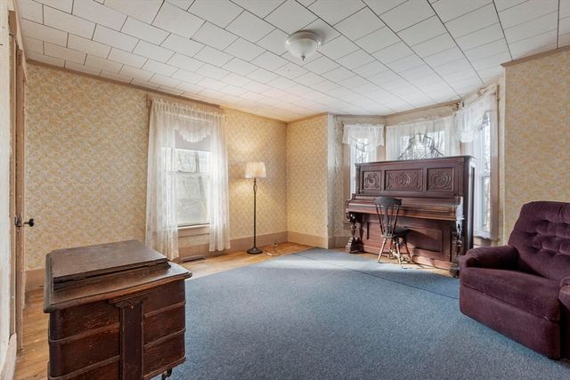 86 Highland St, Athol, MA 01331