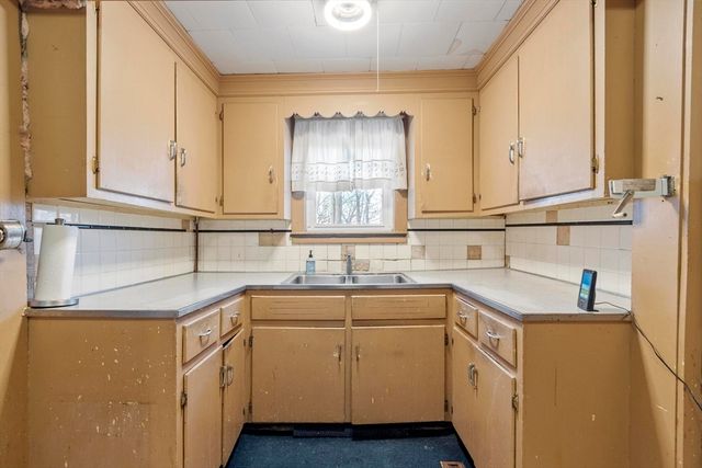 86 Highland St, Athol, MA 01331