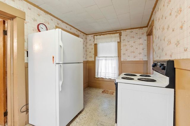 86 Highland St, Athol, MA 01331