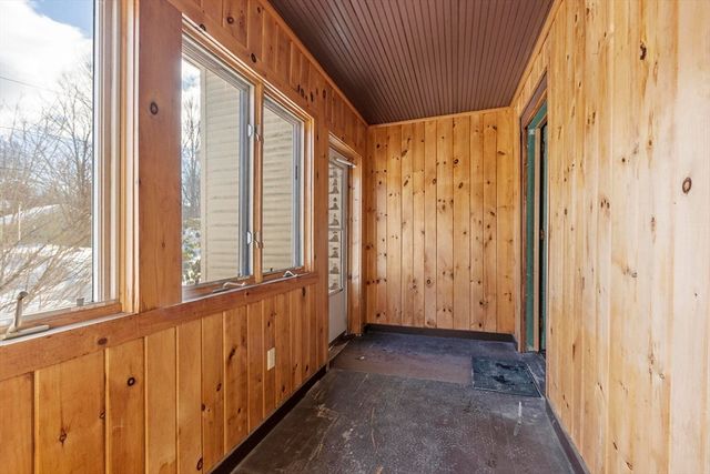 86 Highland St, Athol, MA 01331