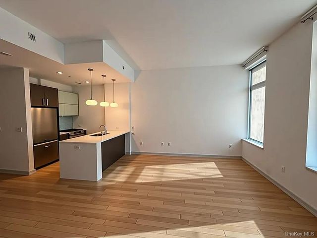 2145 44th Drive 1D, Long Island City, NY 11101