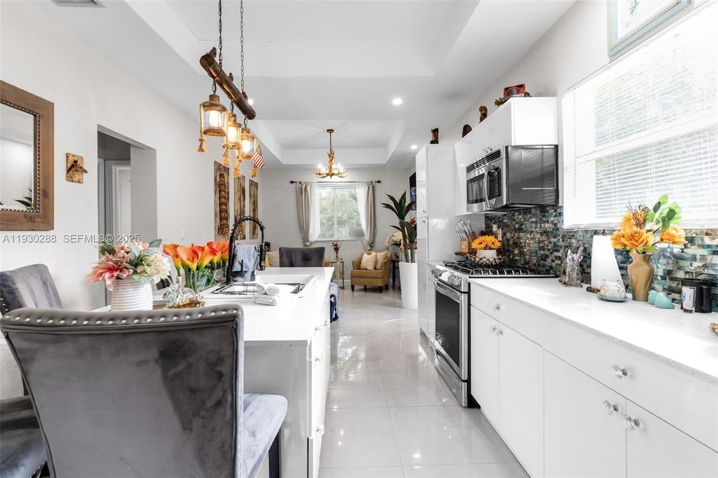 Image 16 of property listing at 16020 SW 208th Ave, Miami, FL 33187