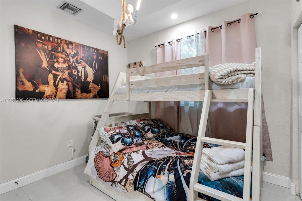 Image 17 of property listing at 16020 SW 208th Ave, Miami, FL 33187