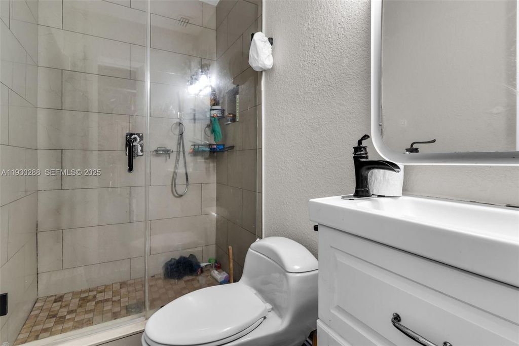 Image 25 of property listing at 16020 SW 208th Ave, Miami, FL 33187