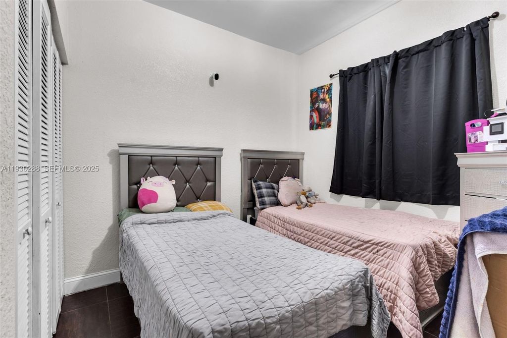 Image 26 of property listing at 16020 SW 208th Ave, Miami, FL 33187