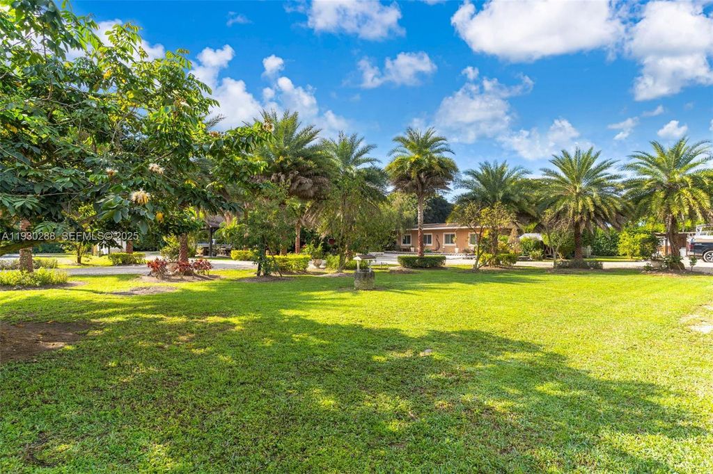 Image 35 of property listing at 16020 SW 208th Ave, Miami, FL 33187