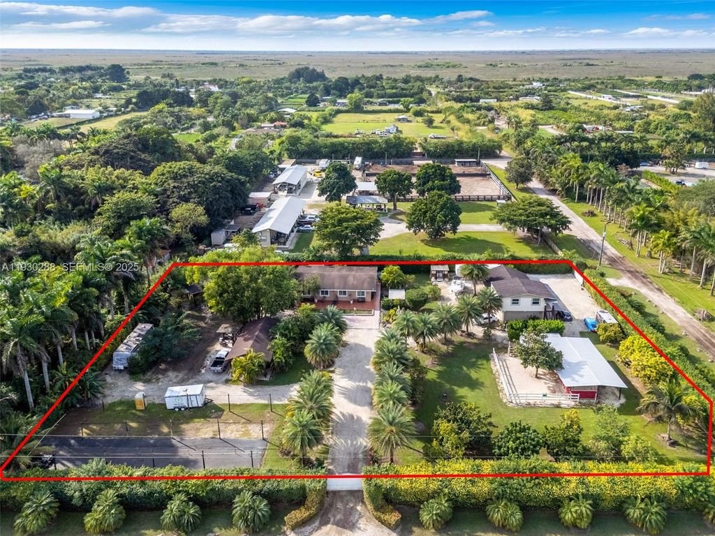 Image 36 of property listing at 16020 SW 208th Ave, Miami, FL 33187