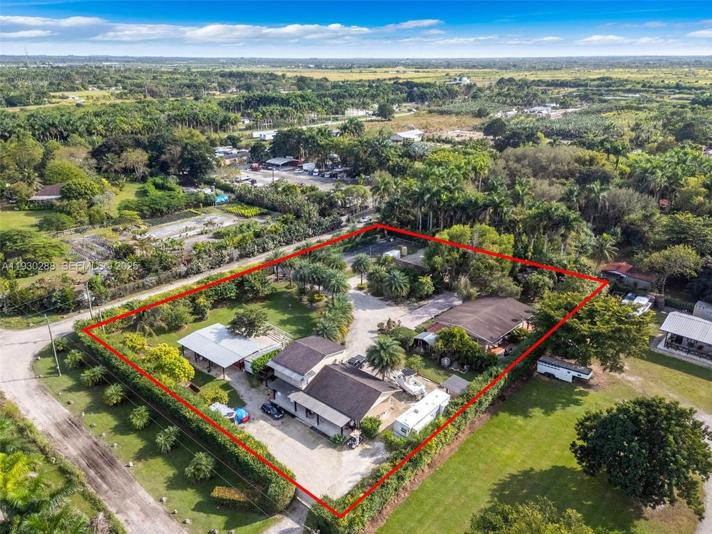 Image 38 of property listing at 16020 SW 208th Ave, Miami, FL 33187