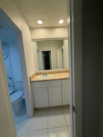 2700 Riverside Drive 302-b, Coral Springs, FL 33065