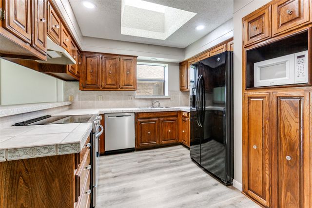 2722 Laurel Oaks Drive, Garland, TX 75044