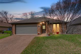 2722 Laurel Oaks Drive, Garland, TX 75044