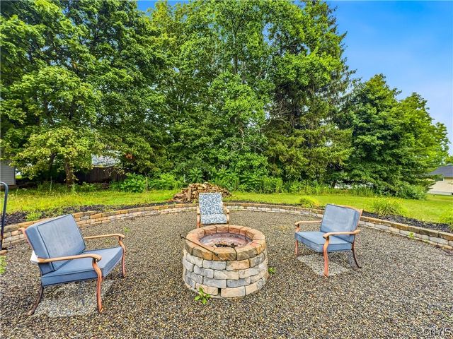 4 Comstock Road, Van Buren, NY 13027