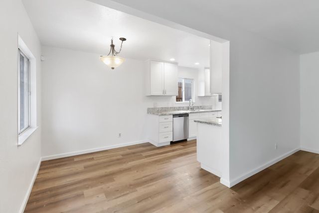 1421 Oakmont Dr, Roseville, CA 95661