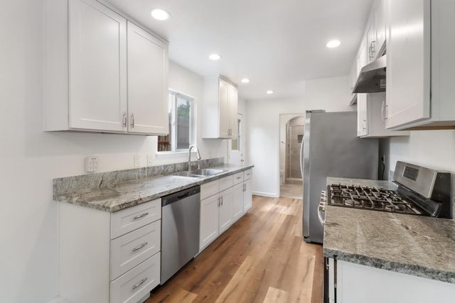 1421 Oakmont Dr, Roseville, CA 95661