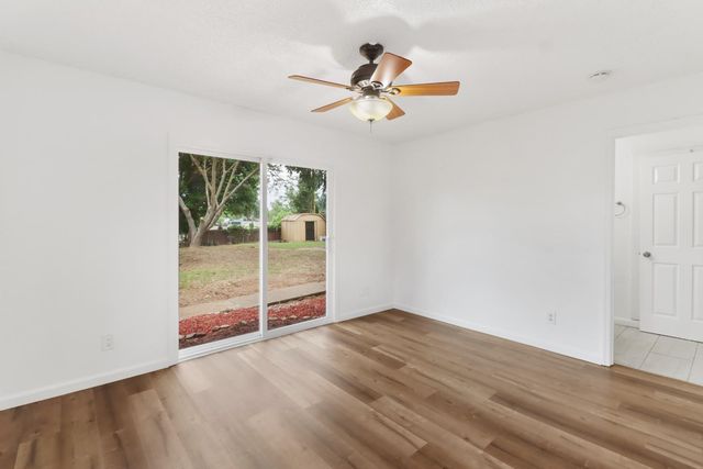 1421 Oakmont Dr, Roseville, CA 95661