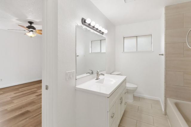 1421 Oakmont Dr, Roseville, CA 95661