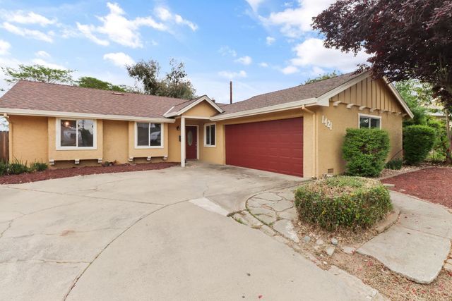 1421 Oakmont Dr, Roseville, CA 95661
