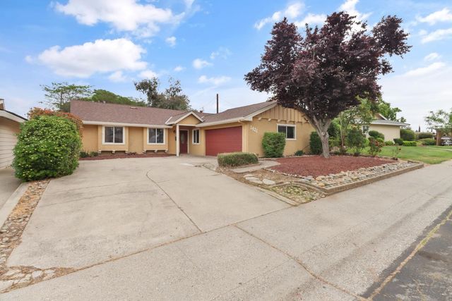 1421 Oakmont Dr, Roseville, CA 95661