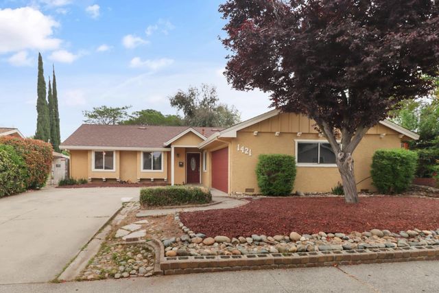 1421 Oakmont Dr, Roseville, CA 95661
