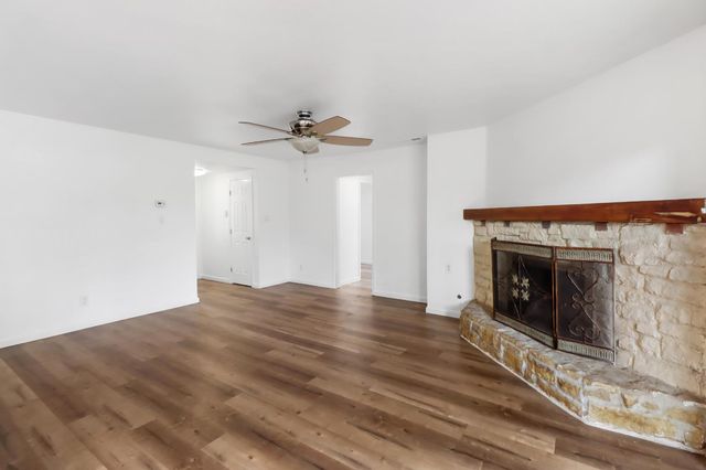 1421 Oakmont Dr, Roseville, CA 95661