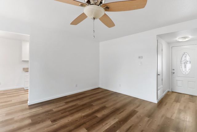 1421 Oakmont Dr, Roseville, CA 95661