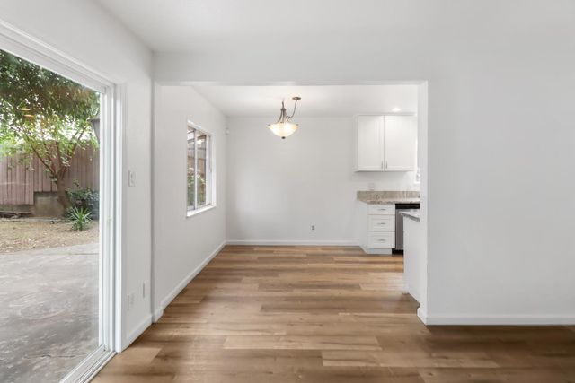 1421 Oakmont Dr, Roseville, CA 95661