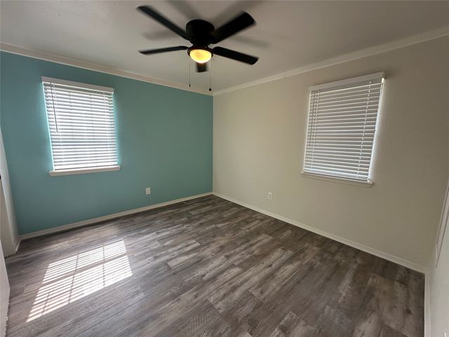 910 Chestnut Street, Hico, TX 76457