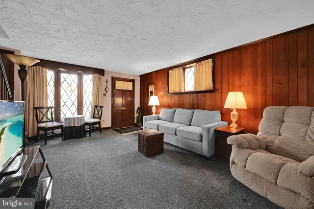 808 HAMPSHIRE RD, Drexel Hill, PA 19026