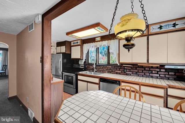 808 HAMPSHIRE RD, Drexel Hill, PA 19026