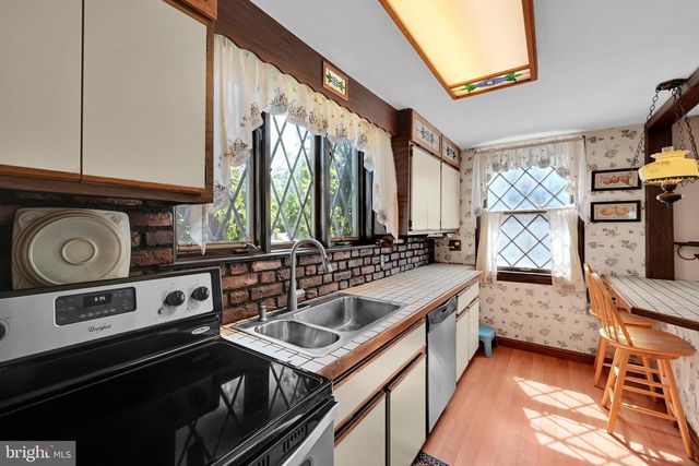 808 HAMPSHIRE RD, Drexel Hill, PA 19026