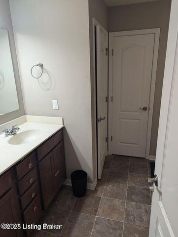 12075 Parkview Trace Dr, Louisville, KY 40229