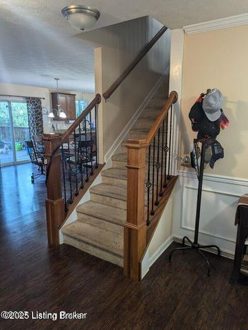 12075 Parkview Trace Dr, Louisville, KY 40229