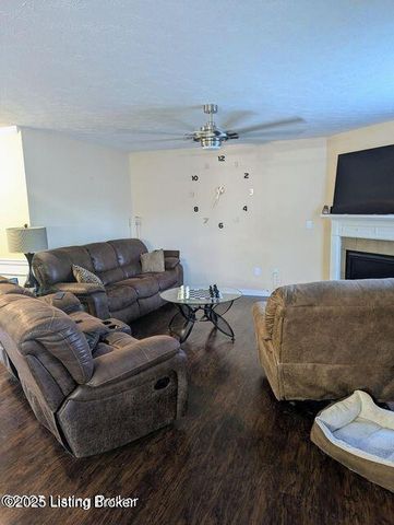 12075 Parkview Trace Dr, Louisville, KY 40229