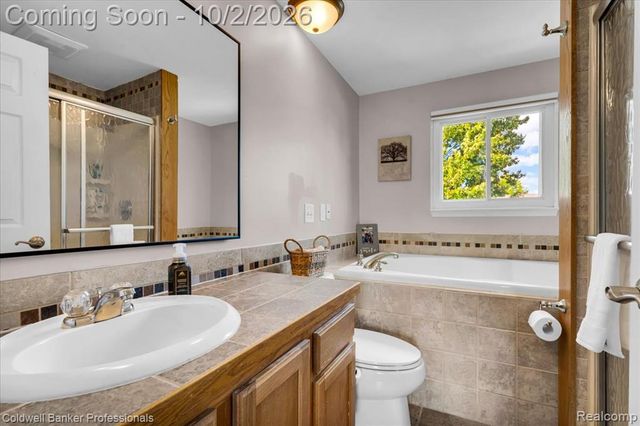 454 Queens Way, Canton, MI 48188