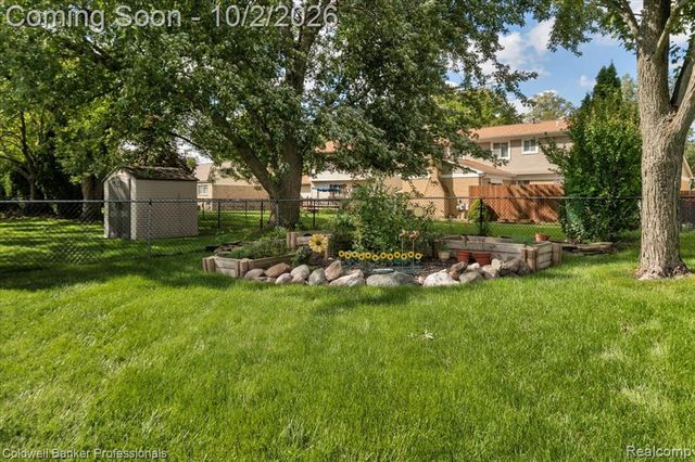 454 Queens Way, Canton, MI 48188