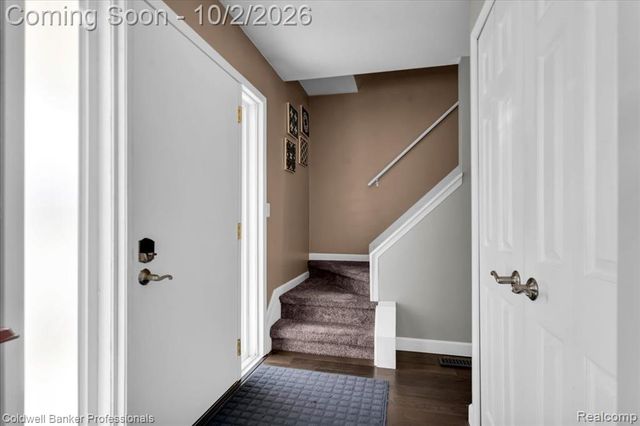 454 Queens Way, Canton, MI 48188