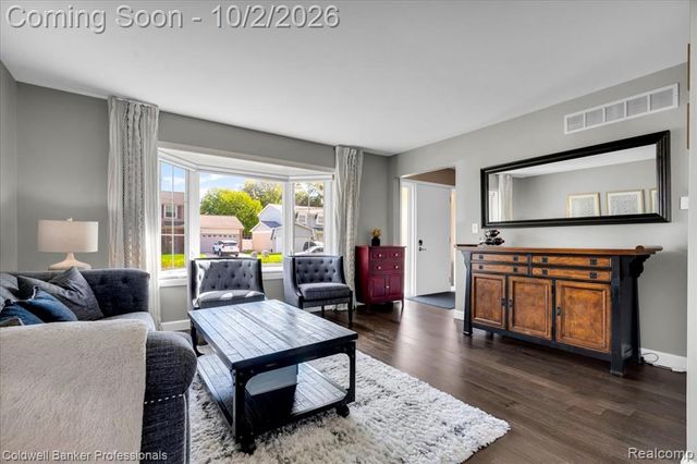 454 Queens Way, Canton, MI 48188