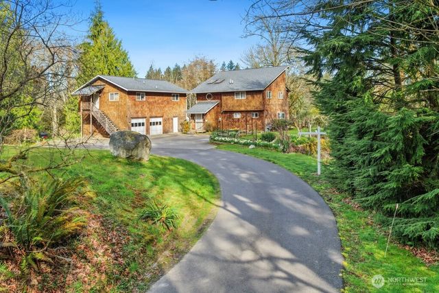 951 Higher Ground Lane, Port Orchard, WA 98366