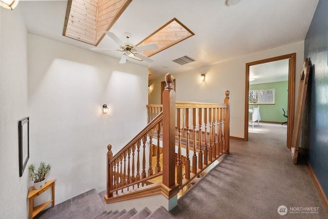 951 Higher Ground Lane, Port Orchard, WA 98366