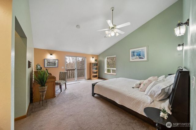 951 Higher Ground Lane, Port Orchard, WA 98366