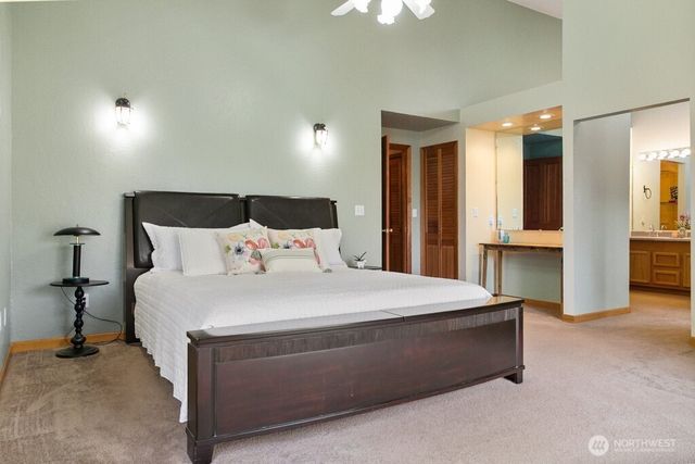 951 Higher Ground Lane, Port Orchard, WA 98366