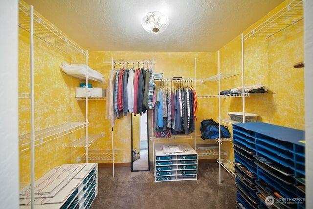 951 Higher Ground Lane, Port Orchard, WA 98366