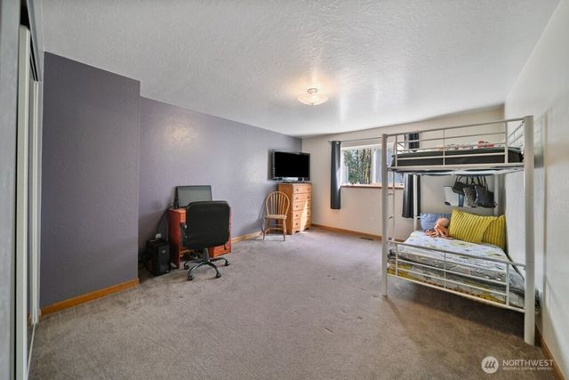 951 Higher Ground Lane, Port Orchard, WA 98366