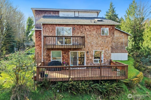 951 Higher Ground Lane, Port Orchard, WA 98366