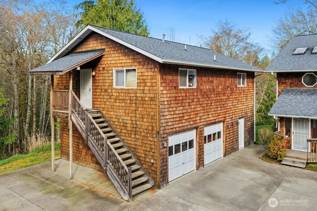 951 Higher Ground Lane, Port Orchard, WA 98366